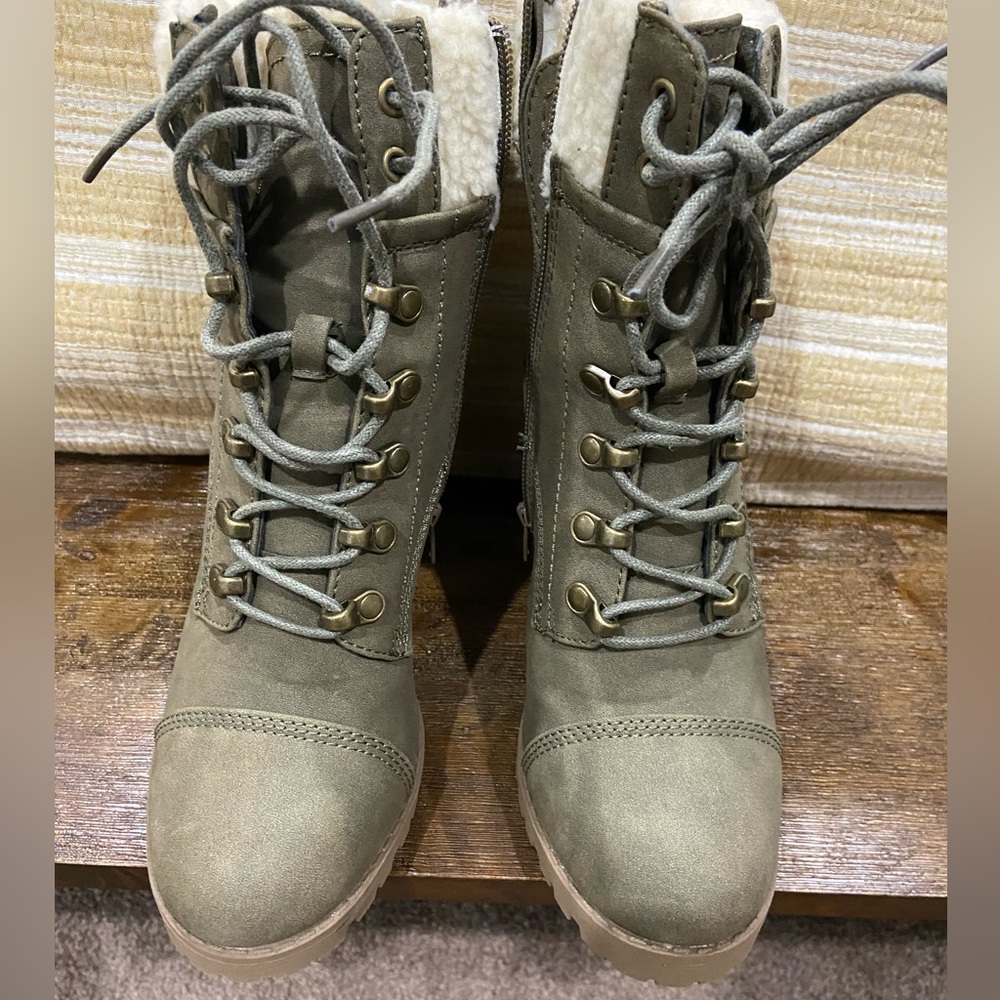 Olive Sugar Boots
